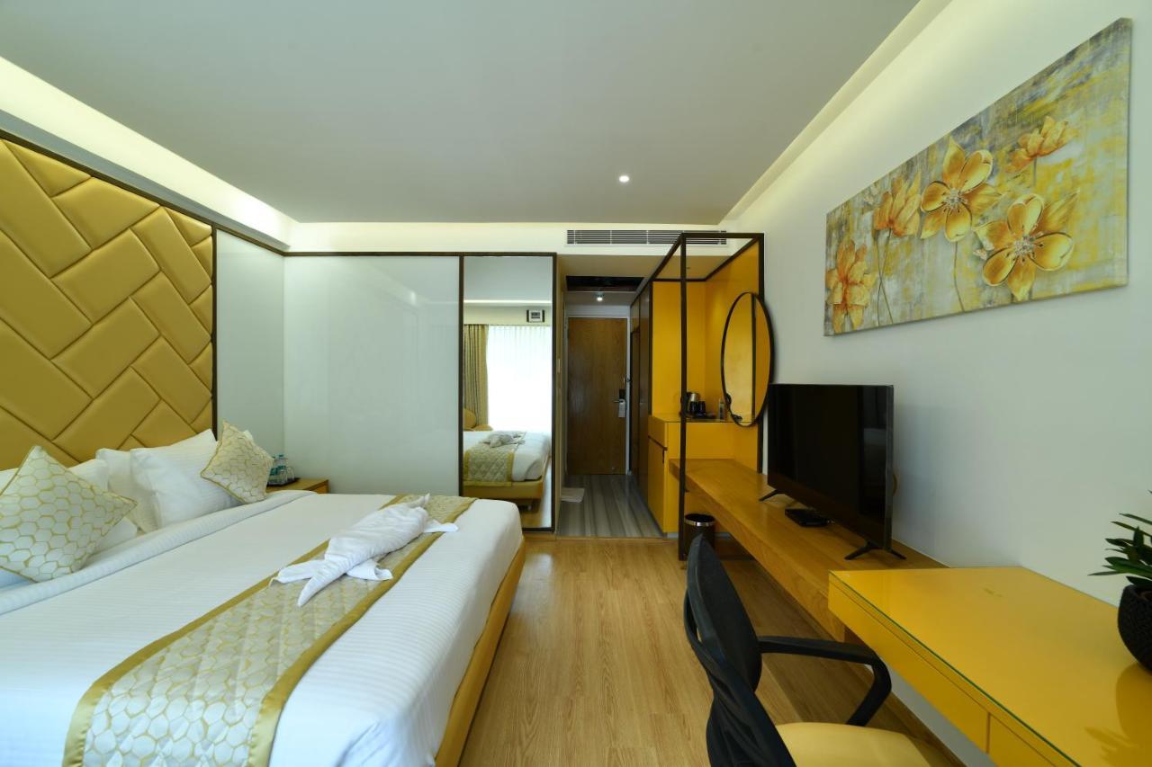 The President Hotel, Kumarapark Bangalore Exteriör bild